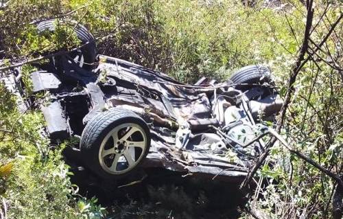 Muere hombre al caer su auto más de 20 metros en la autopista México-Toluca